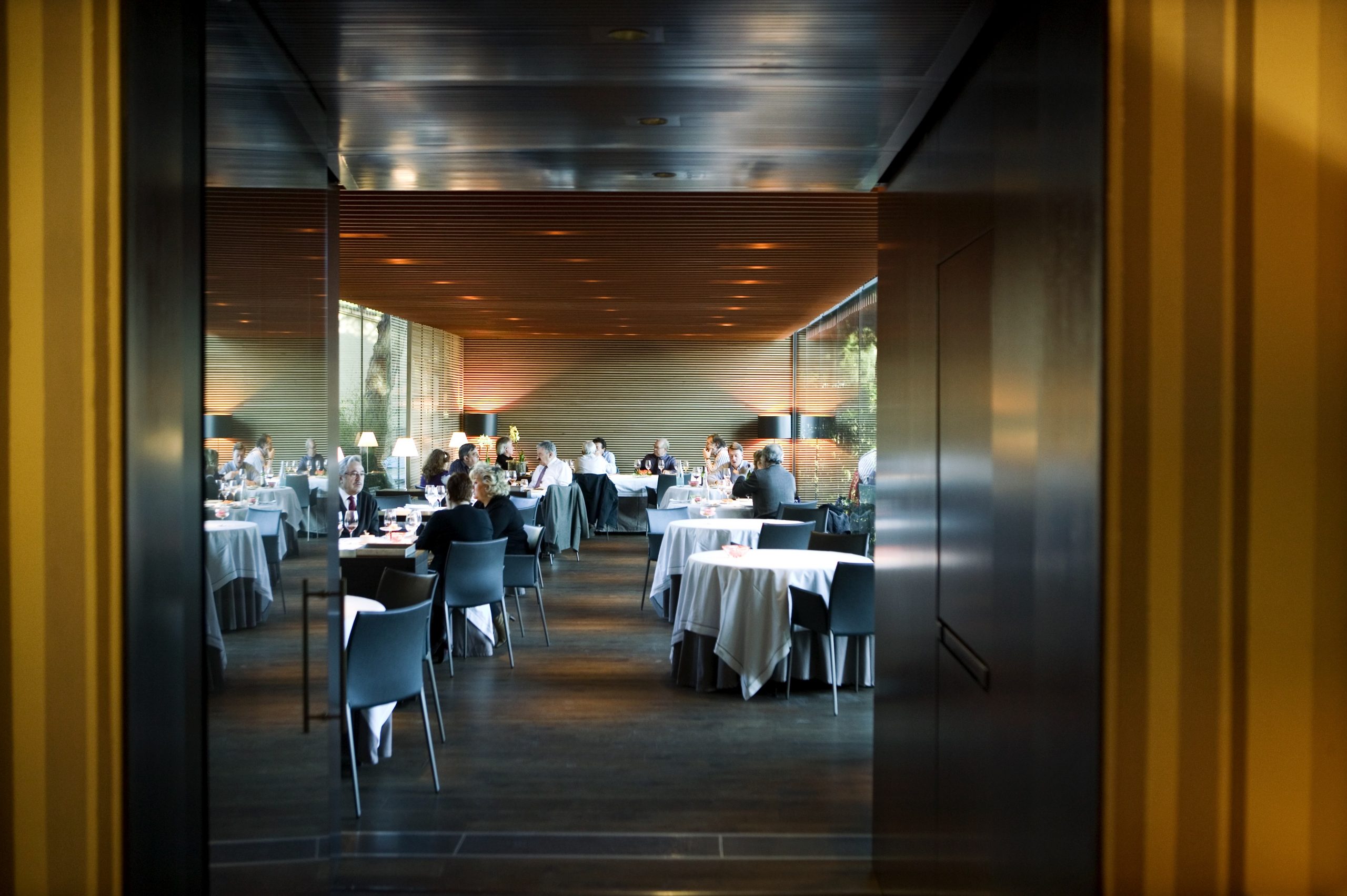 Comedor interior del restaurante Hispania